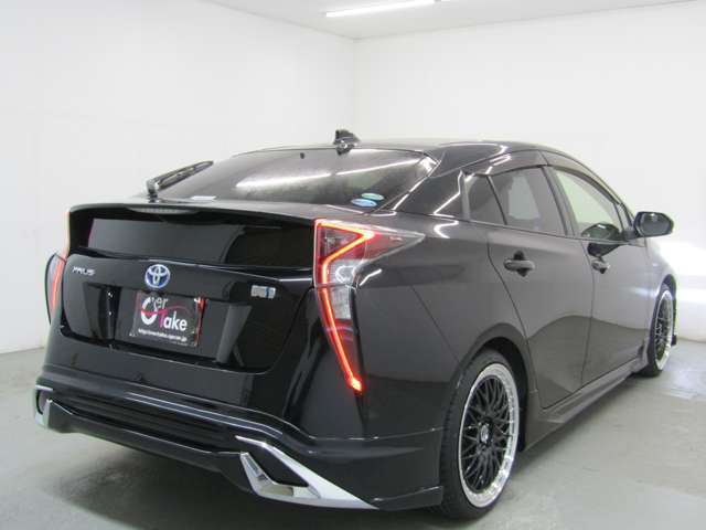 セーフティセンスPKG・レーダークルーズC・プリクラッシュセーフティシステム・レーンキープアシスト・オートハイビーム・ナビ・バックカメラ・地デジ・ブルートゥース・ETC等、装備多彩です！