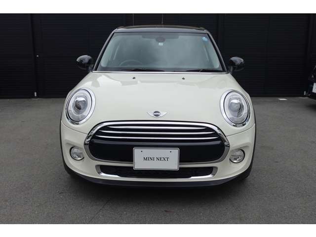 お車詳細や展示状況はフリーダイヤル（0066-9711-317961）または、MINI NEXT城東鶴見06-6933-3298迄お問合せ下さい。