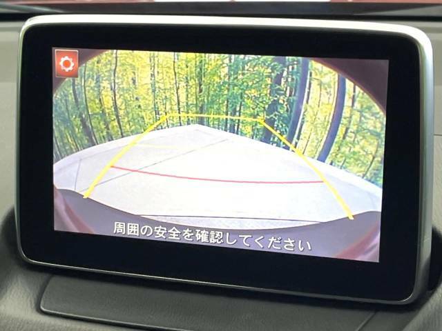 【バックカメラ】駐車時に後方がリアルタイム映像で確認できます。大型商業施設や立体駐車場での駐車時や、夜間のバック時に大活躍！運転スキルに関わらず、今や必須となった装備のひとつです！