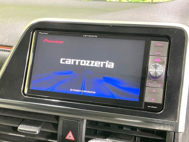 【ナビゲーション】目的地までしっかり案内してくれる使いやすいナビ。Bluetooth接続すればお持ちのスマホやMP3プレイヤーの音楽を再生可能！毎日の運転がさらに楽しくなります！！