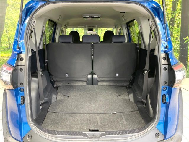 普段のお買い物や通勤、送迎等に十分な荷室スペースを確保しております。セカンドシートを倒すと、大きな荷物の積載も可能です♪