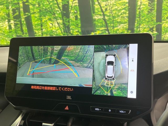 【パノラミックビューモニター】専用のカメラにより、上から見下ろしたような視点で360度クルマの周囲を確認することができます☆死角部分も確認しやすく、狭い場所での切り返しや駐車もスムーズに行えます。