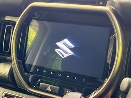 【純正9型ナビ】人気の大画面9インチナビを装備。存在感のある大画面はインパクト大！ナビ利用時のマップ表示は見やすく、テレビやDVDは臨場感がアップ！いつものドライブがグッと楽しくなります♪