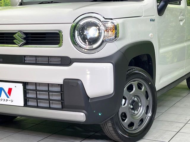 【LEDヘッドライト】悪天候や夜間走行時も良好な視界を確保し安心して運転できる高輝度LEDヘッドライトを装備！点灯速度が早く、消費電力も抑えられています。