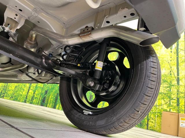 お車を安心してお乗りいただく為には、足回りの定期点検が欠かせません。サービスサポート（有償保証）では無料点検もご提供しており、安心のカーライフをお過ごしいただけるサポート体制が整っています。
