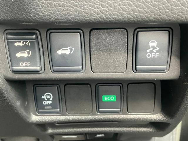 WECARSの展示場では実際に見て、触ってお車をお選びいただけます！知識の豊富な営業スタッフが様々なカーライフをご提案いたします！