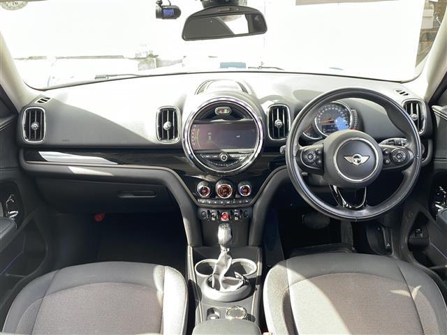 【インパネ全体】全方位で視界が広く、高い目線で運転もしやすいです！