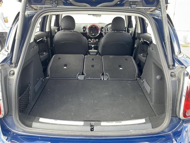 【シートアレンジ】乗せる人数、荷物によってシートをアレンジすれば、ダンボールなどの大きい荷物や、釣り具などの長尺物も載せられそうですね！