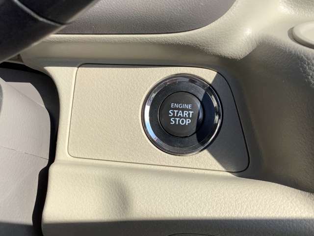 [プッシュエンジンスタート]カギをささなくてもボタンひとつで簡単にエンジンを始動することができます♪