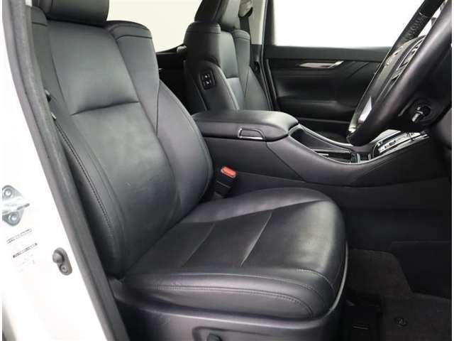 ☆視界が高いから、運転しやすいです♪左右前後の窓が大きいので、視界良好です♪