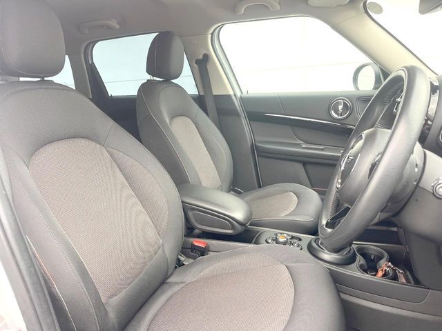 ●シートの使用感：破れ・へたりも少なく、ご覧の通りきれいな状態を維持しております。また、室内クリーニング・コーティングもご用命いただけます。