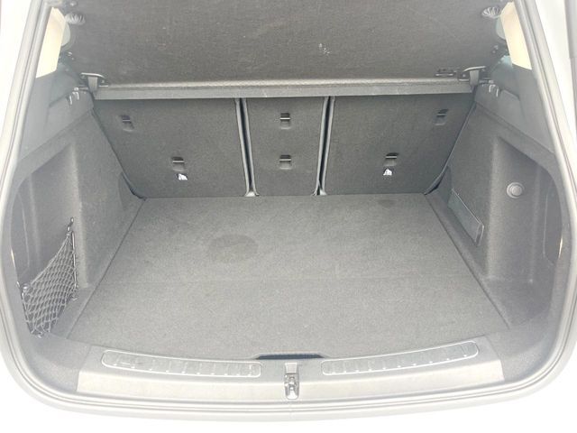 ●トランクルーム：趣味が広がる収容スペース！これだけの広さがあればお買い物やレジャーなどにも最適です！使用感も少なくきれいな状態を維持しております。