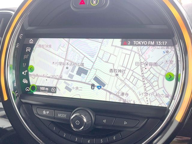 ●MINI純正ナビ:一体感のあるナビは、高級感ある車内を演出してくれます。Bluetooth再生などオーディオ機能も充実しておりますので、運転もより楽しめます♪