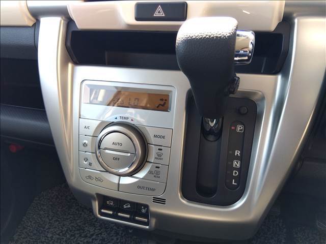 4WD☆禁煙☆走行5.7万キロ☆8インチナビ☆TV☆バックカメラ☆衝突軽減ブレーキ☆車線逸脱警報☆前席シートヒーター☆ヒルディセントコントロール☆グリップコントロール☆HIDヘッドライト☆試乗OK☆