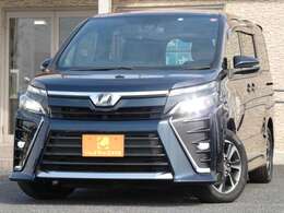 両側パワースライドドア！ニールダウン機能付きのスロープ車！スロープは前倒れ機能付き安心安全の純正架装スロープ！！車いすでご乗車はもちろんの事、使い方次第で日常でもとっても便利にお使い頂けますよ！！