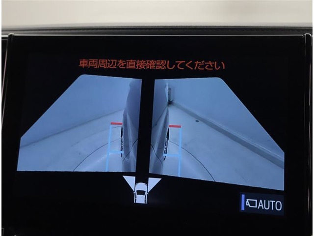 全周囲モニター装備　車庫入れの苦手な方にも安心できる装備です！！