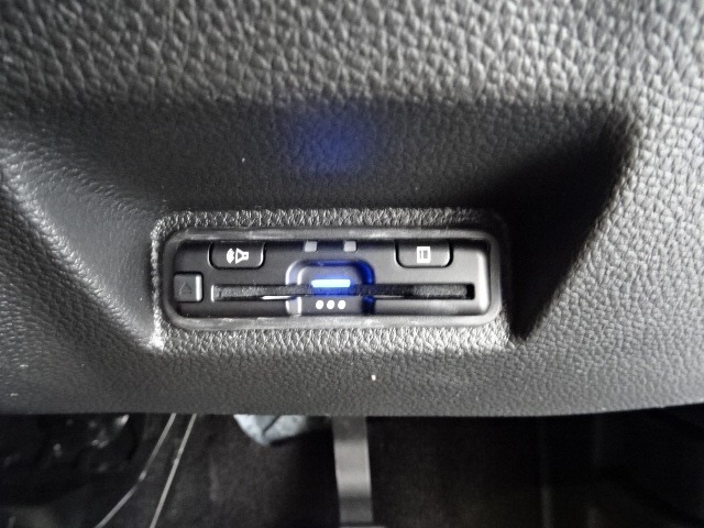 ETC付！高速道路の料金所はキャッシュレスで通過です！サービスエリア等にあるスマートインターの出入りも利用可能でとっても便利☆ご納車後すぐにお使い頂けるようセットアップしてのお渡しとなります。