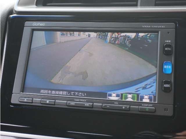 ◆バックカメラ◆リバースにするだけで映ります、後方の安全確認や、狭い駐車場での車庫入れ、雨の日や夜間など視界の悪い時に便利です！安全にバックする為には欠かせない装備です。