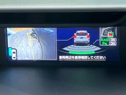 【サイドカメラ】停車・駐車時に死角になりがちな運転席から見えづらい部分の障害物を確認できます！雨天時や夜間などは特に活躍してくれるアイテムです。