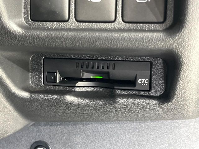 【ETC】高速道路の料金所をストレスなく通過！話題のスポットやサービスエリアに多い「スマートIC」利用時は必須のアイテムです。当店でセットアップを実施、ご納車当日からすぐにご利用いただけます！