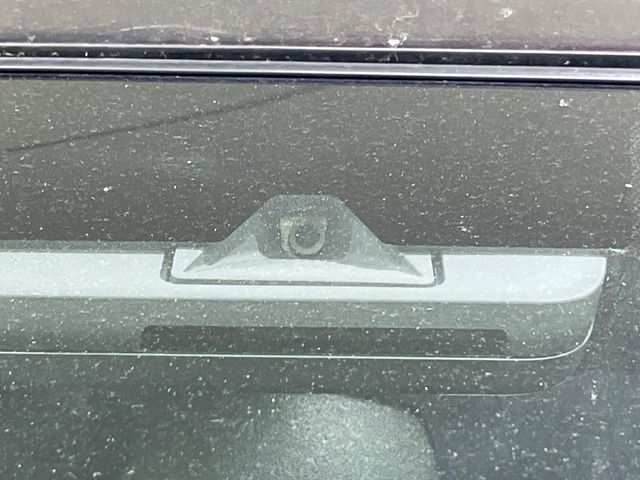 【トヨタセーフティセンス】走行中に前方の車両等を認識し、衝突しそうな時は警報とブレーキで衝突回避と被害軽減をアシスト。より安全にドライブをお楽しみいただけます。