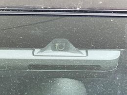 【トヨタセーフティセンス】走行中に前方の車両等を認識し、衝突しそうな時は警報とブレーキで衝突回避と被害軽減をアシスト。より安全にドライブをお楽しみいただけます。