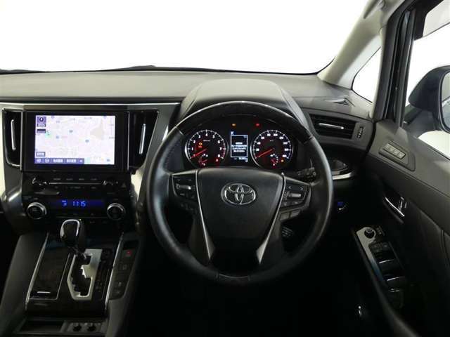 見通しのよいすっきりとした視界で、誰でも運転しやすいです。運転のしやすさは疲れにくさにも繋がりますよ♪