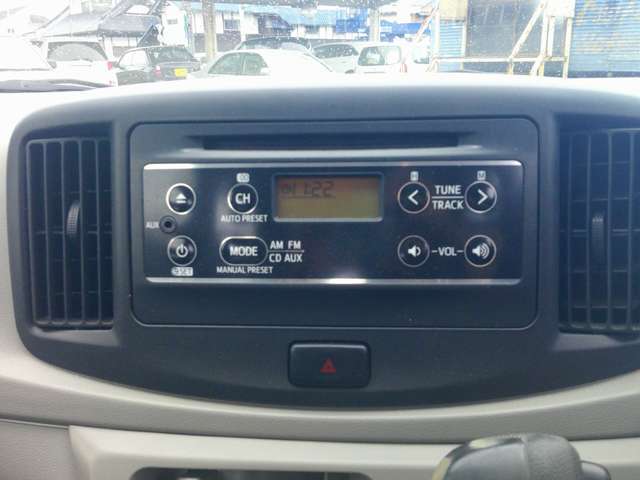 現在はCDコンポです。カーナビやカメラやドラレコなどをご希望の方は、契約時には格安にて販売・取付出来ますぞ♪