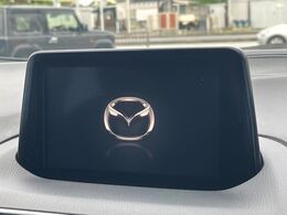 【純正ナビ】人気の純正ナビを装備。オーディオ機能も充実しており、Bluetooth接続すればお持ちのスマホやMP3プレイヤーの音楽を再生可能！毎日の運転がさらに楽しくなります！！