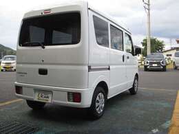 プライバシーガラスで強い日差しもカット■暑い夏の日でもエアコンが良く効き、大切なお荷物も外から見えにくいです★