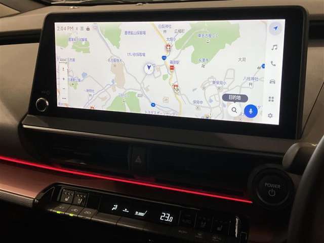 純正ナビを装備。タッチパネル式で使いやすく、お出かけもラクラクです。