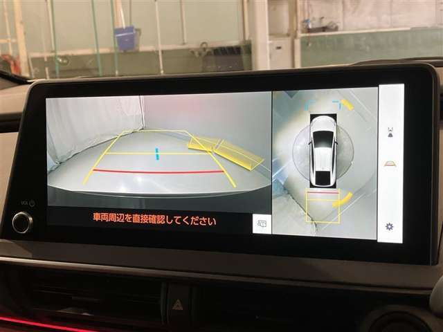 パノラミックビューモニター付きです。車両を上から見たような映像をディスプレイオーディオ画面に表示。運転席からの目視だけでは見にくい、車両周辺の状況をリアルタイムでしっかり確認できます。