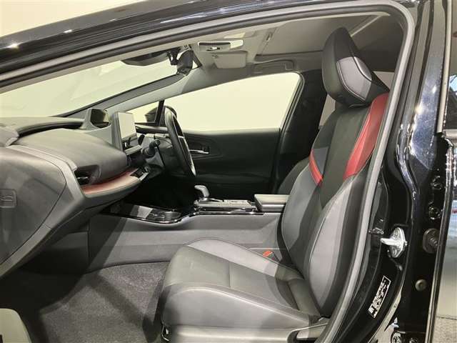 見通しのよいすっきりとした視界で、誰でも運転しやすいです。運転のしやすさは疲れにくさにも繋がりますよ♪