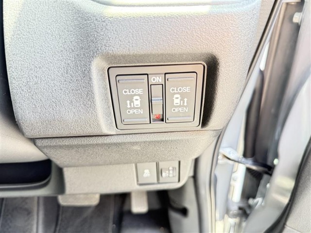 ホンダセンシング標準装備です。