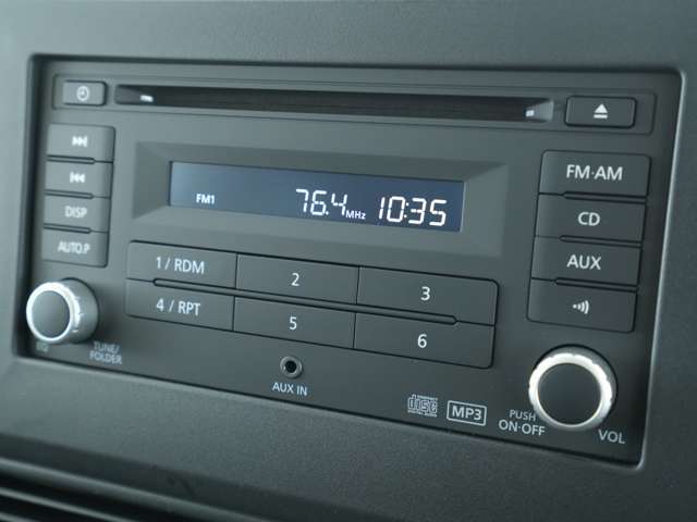 純正CDオーディオ搭載！お持ちの音楽CDを長距離ドライブのお供に楽しむことが出来ます♪