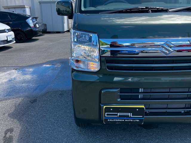 車外の明るさに応じて、自動的にライトの点灯・消灯をしてくれます。トンネルが続くような道でも、いちいちライトスイッチを操作する必要がありません。消し忘れの心配もありません。