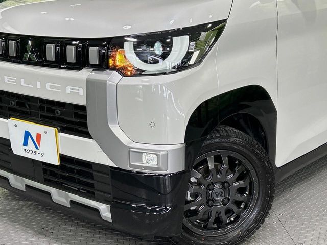 【LEDヘッドライト】悪天候や夜間走行時も良好な視界を確保し安心して運転できる高輝度LEDヘッドライトを装備！点灯速度が早く、消費電力も抑えられています。