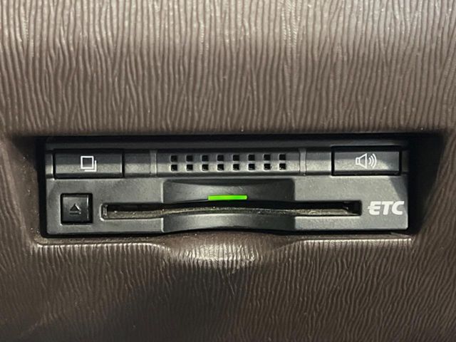 【ETC】高速道路の料金所をストレスなく通過！話題のスポットやサービスエリアに多い「スマートIC」利用時は必須のアイテムです。当店でセットアップを実施、ご納車当日からすぐにご利用いただけます！