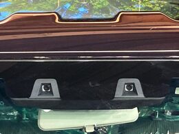 【スズキ　セーフティサポート】走行中に前方の車両等を認識し、衝突しそうな時は警報とブレーキで衝突回避と被害軽減をアシスト。より安全にドライブをお楽しみいただけます。