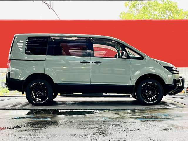 綺麗な状態を保てるようボディコーティングにも力を入れております！施工することによってツヤも復活し、洗車も大変楽になります！ご納車後のボディメンテナンスもぜひお任せください！