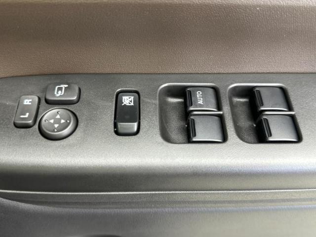 国産車から輸入車まで多様なお客様のニーズのお応えできるように、全国規模で豊富な在庫展開！車のことならWECARSへ！