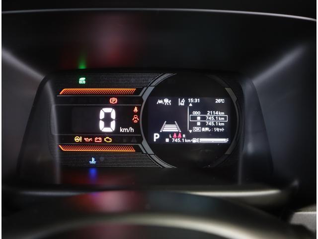 平均燃費・航続可能距離なども表示可能な多機能メーターです。