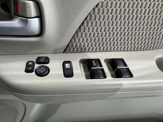板金、修理、車検も承っております。2級整備士が駐在しておりますのでスピード解決！！少しでも早くお客様の不安を取り除きたい・・・☆
