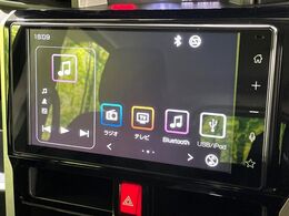 【純正9型ディスプレイオーディオ】お持ちのスマホやMP3プレイヤーとの無線接続で音楽再生が可能！コードで繋ぐわずらわしさも無く、手軽にお気に入りの音楽を楽しめます。
