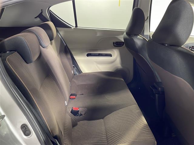 【後部座席】後席もゆったりドライブを楽しめます。ガリバーでご購入いただきましたら、内外装はプロこだわりのクリーニングで清潔なおクルマでご納車させていただきます！店舗での現車確認も承っています！