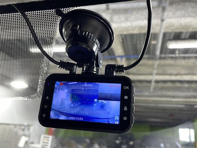 【バックミラー】大きくて見やすいので、後方を見るときも安心です！