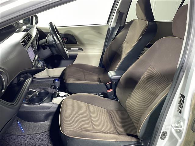 【助手席】きれいな助手席なので家族や友だちに乗ってもらっても安心です！