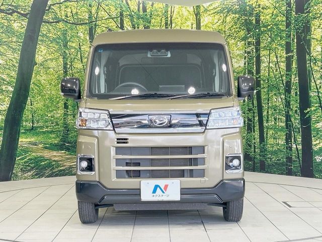 弊社では、全車『修復歴なし』のお車のみ取り扱っております。専任バイヤーによる厳選した仕入れの後、入庫後の車両チェックを行い、ネクステージが認定した高品質な中古車をご提供しております。