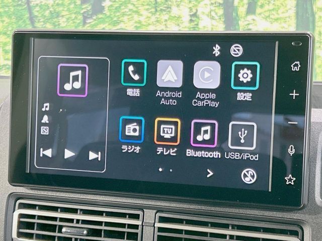 【9型ディスプレイオーディオ】お手持ちのスマートフォンとの連携で、ナビや音楽再生など各種アプリを使用可能。スマホに近い感覚でお使いいただけます