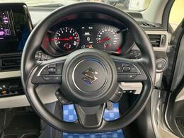 ハンドル回りです。シンプルなウレタンステアリングホイール。